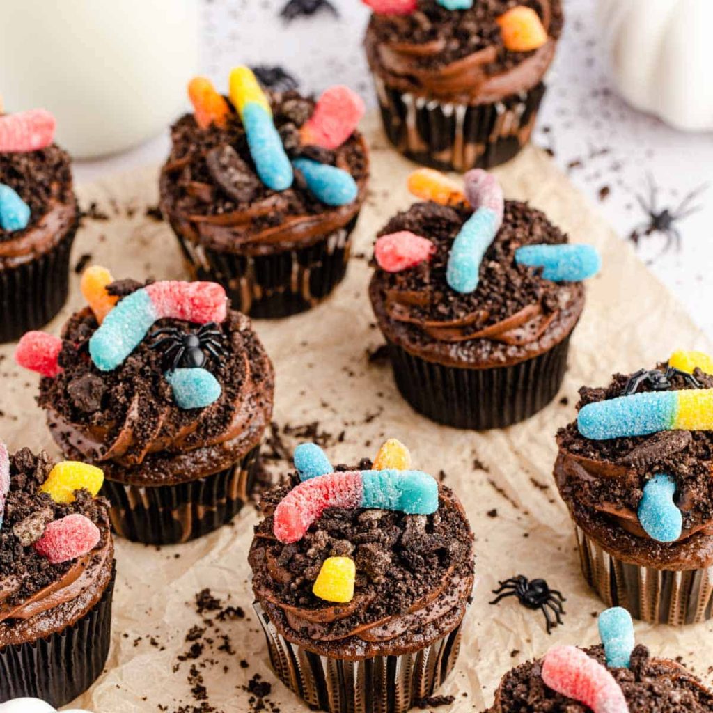 Crawly worms cupcakes