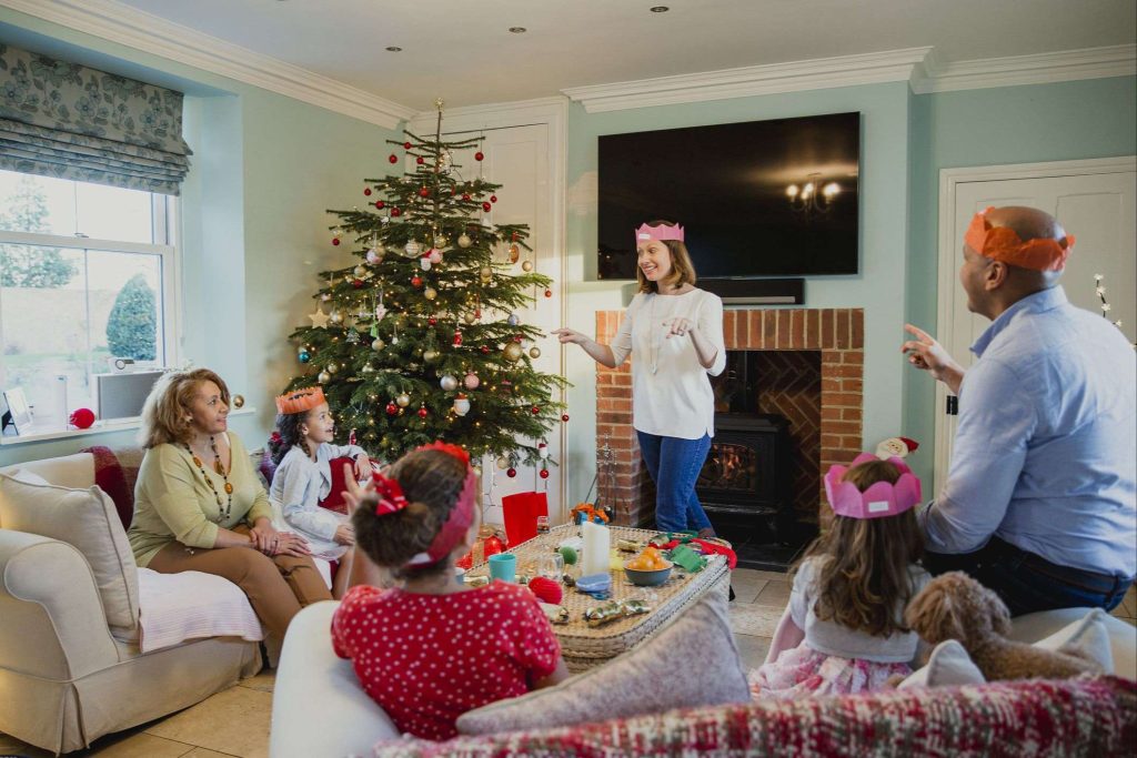 Fun family Christmas games help raising holiday enthusiasm