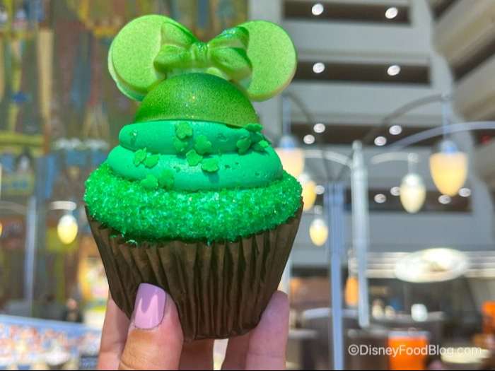 This green Minnie cupcake is too cute to eat