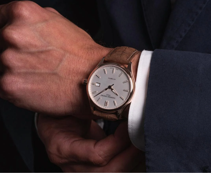 Remember to choose a watch with classic design, no fussy details